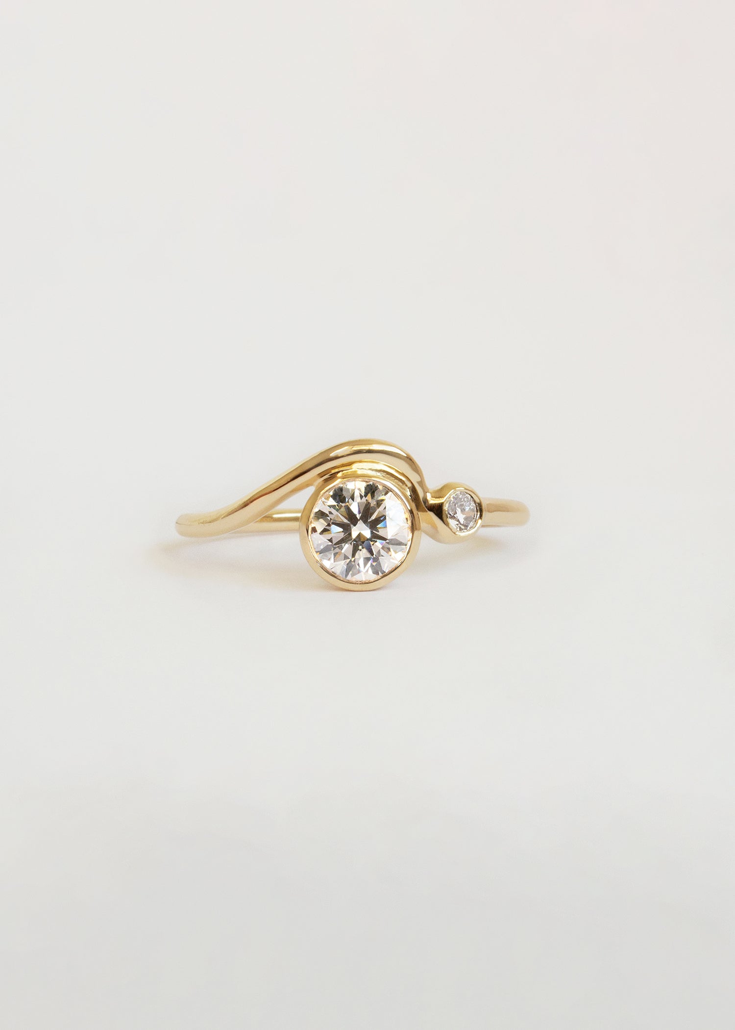 White Diamond Masumi Ring – M. Hisae