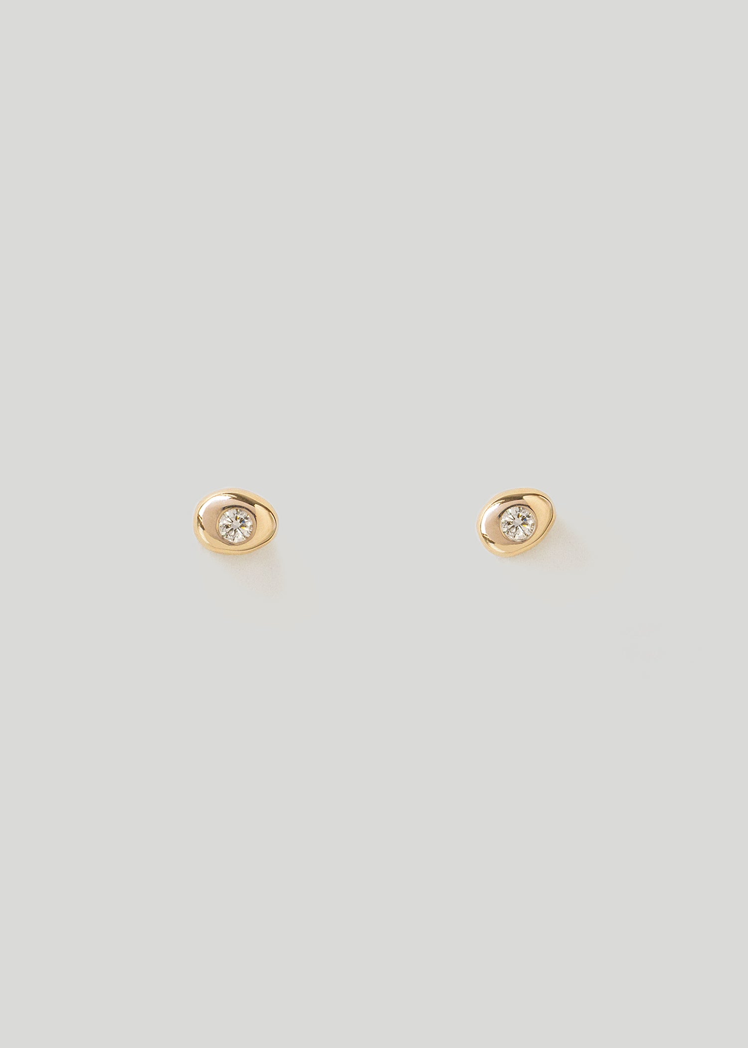 White Diamond Small Pebble Studs – M. Hisae
