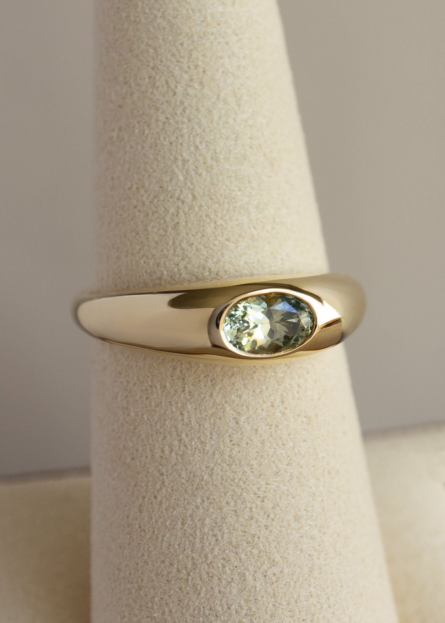 Green Sapphire Classic Risa Ring
