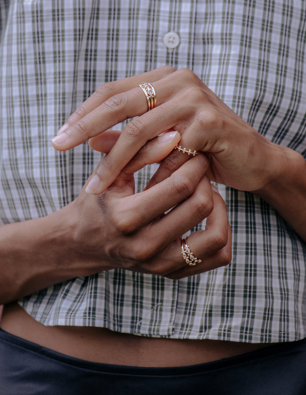 In Stock | 3-Stone Grey Diamond Koemi Ring