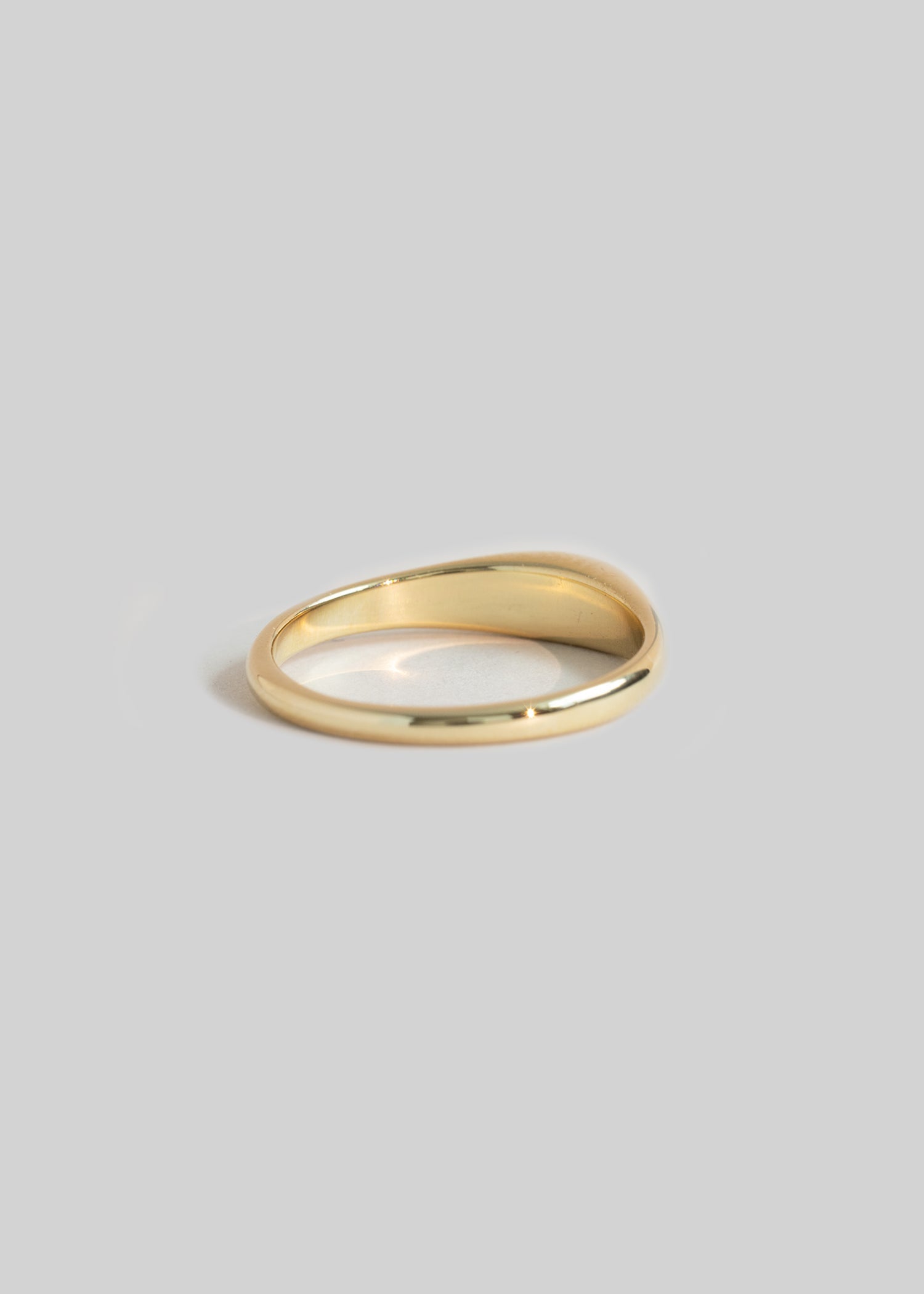 In Stock | Medium Blue Sapphire Petite Risa Ring