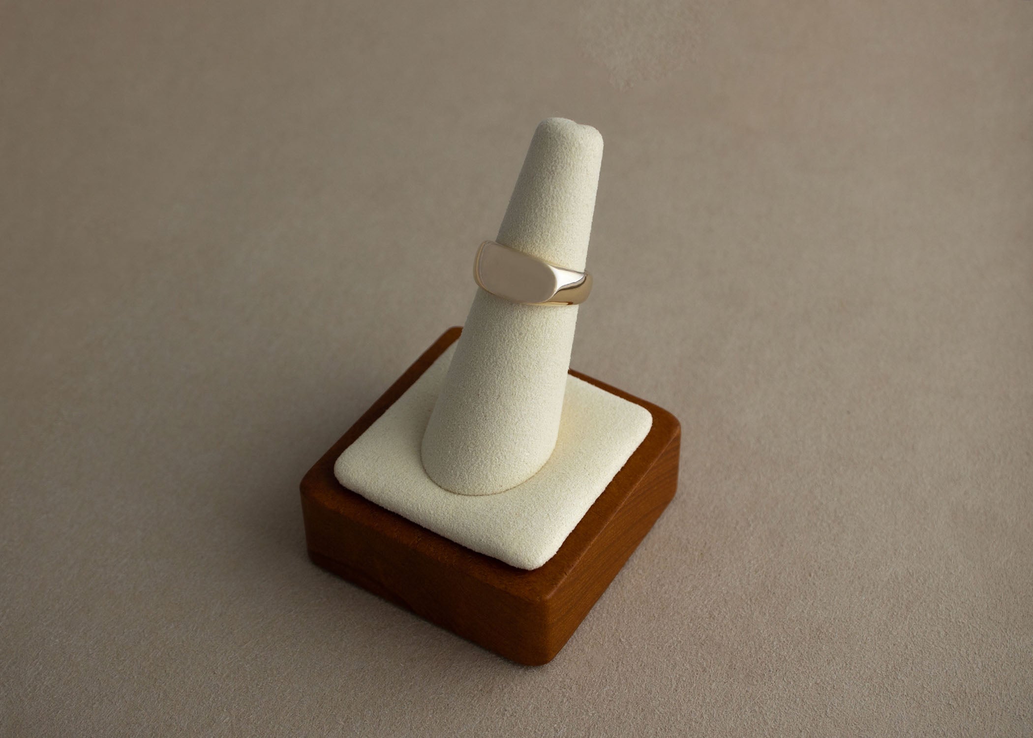 In Stock | Wide Lila Ring