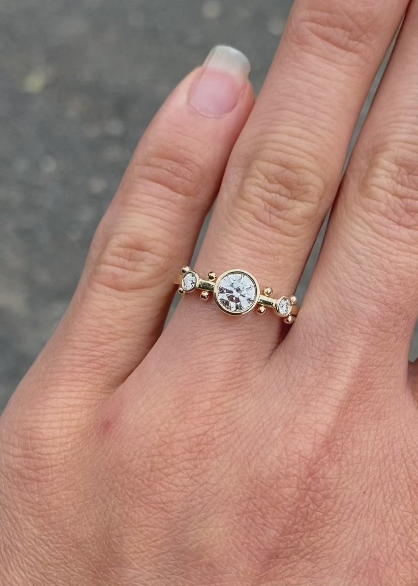 White Diamond Crown Kaori Ring – M. Hisae