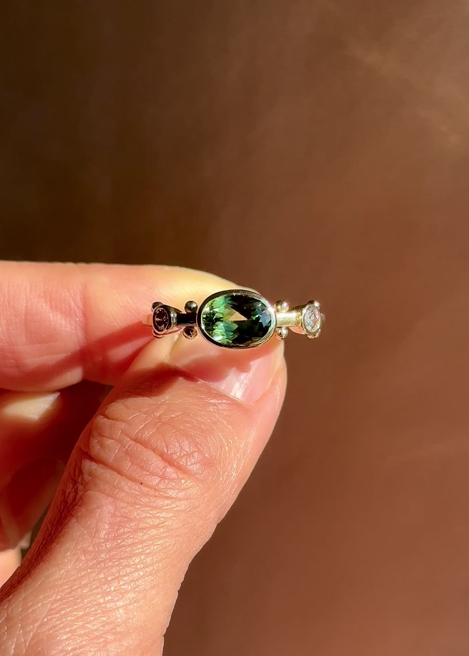 In Stock | 1.45ct Oval Moss Green Sapphire Kaori Ring – M. Hisae