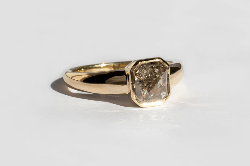 Rosecut Brown/Grey Rough Diamond Takara Ring
