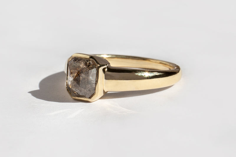 Rosecut Brown/Grey Rough Diamond Takara Ring